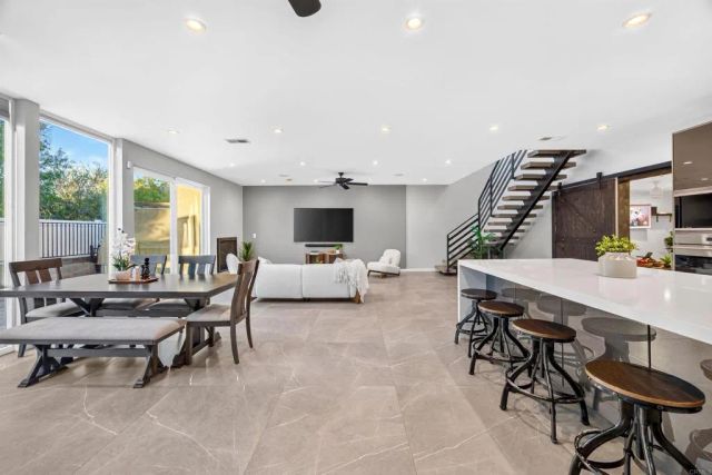 17892 Creciente Way, San Diego, CA 92127