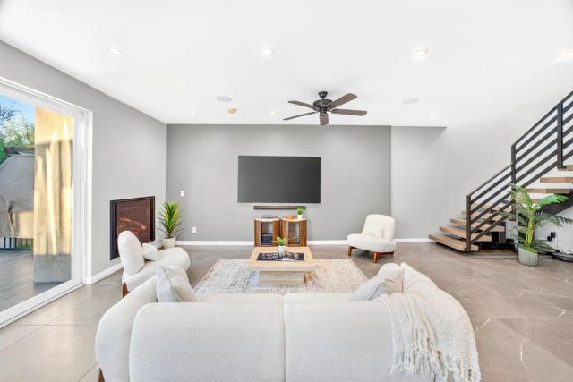 17892 Creciente Way, San Diego, CA 92127