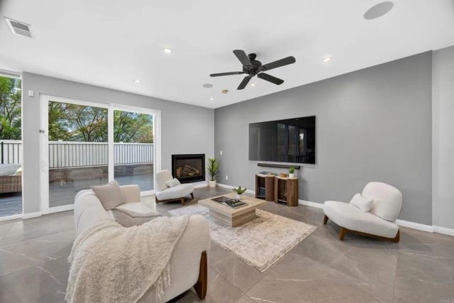 17892 Creciente Way, San Diego, CA 92127