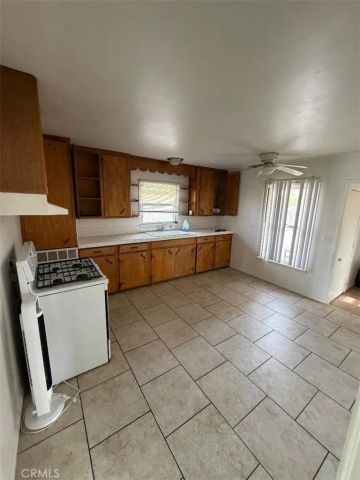 427 Hamilton, Costa Mesa, CA 92627