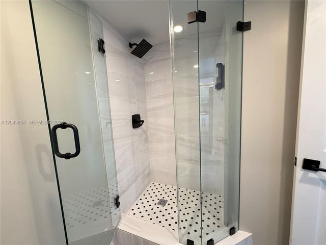 5838 Collins Avenue 15H, Miami Beach, FL 33140