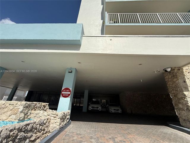 5838 Collins Avenue 15H, Miami Beach, FL 33140