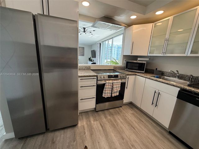 5838 Collins Avenue 15H, Miami Beach, FL 33140