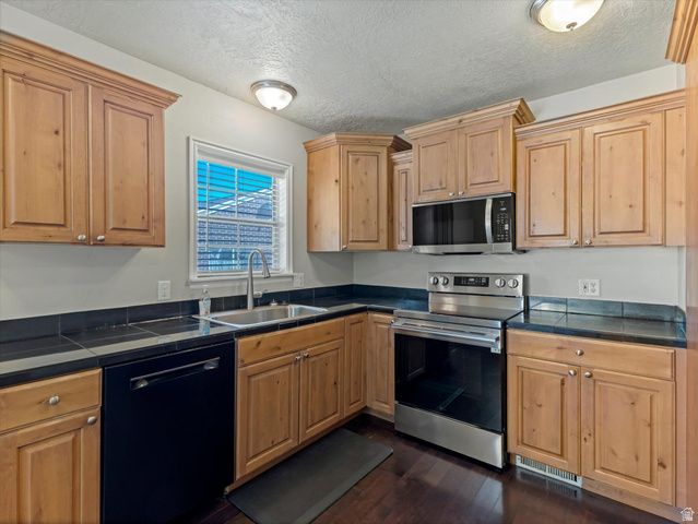 7690 S 1530 W, West Jordan, UT 84084