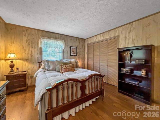 72 Sanctuary Road, Maggie Valley, NC 28751