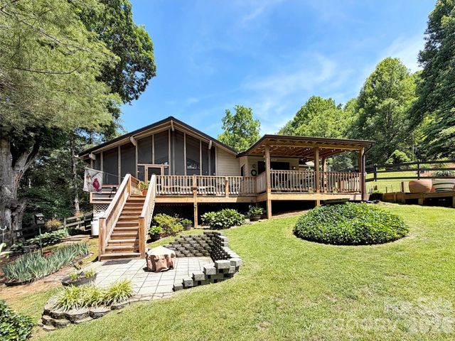72 Sanctuary Road, Maggie Valley, NC 28751