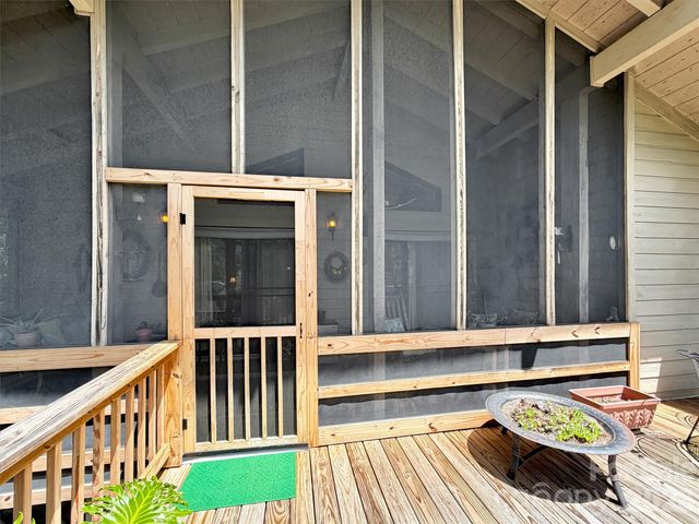 72 Sanctuary Road, Maggie Valley, NC 28751