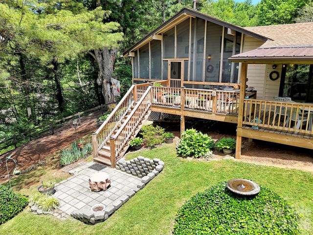 72 Sanctuary Road, Maggie Valley, NC 28751