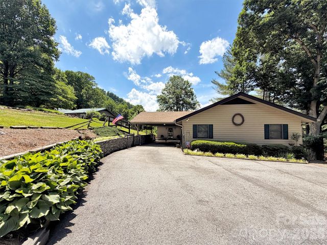 72 Sanctuary Road, Maggie Valley, NC 28751