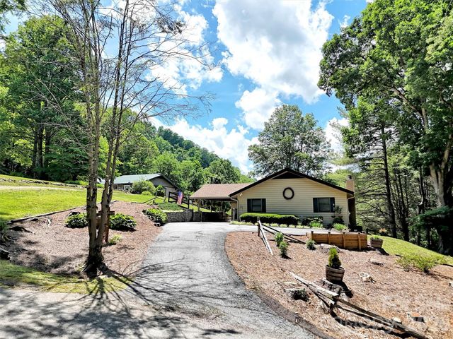 72 Sanctuary Road, Maggie Valley, NC 28751