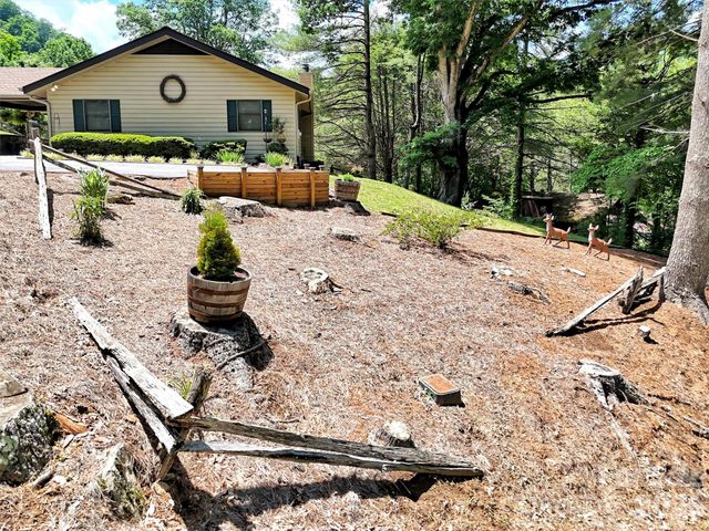 72 Sanctuary Road, Maggie Valley, NC 28751