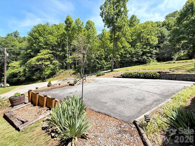 72 Sanctuary Road, Maggie Valley, NC 28751