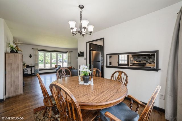 2 Meadow Lane, Merrillville, IN 46410