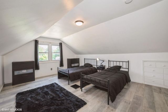 2 Meadow Lane, Merrillville, IN 46410