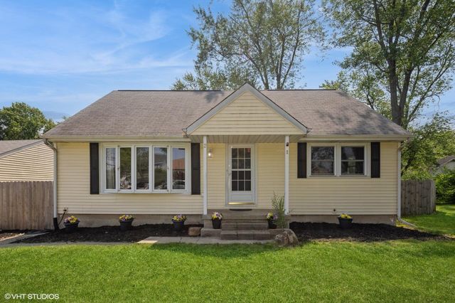 2 Meadow Lane, Merrillville, IN 46410