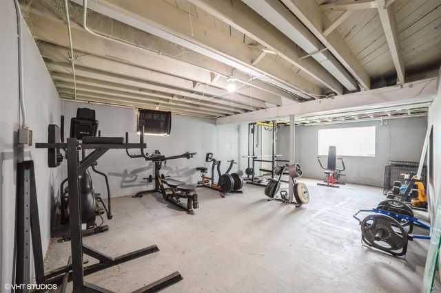 2 Meadow Lane, Merrillville, IN 46410