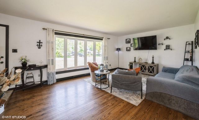 2 Meadow Lane, Merrillville, IN 46410