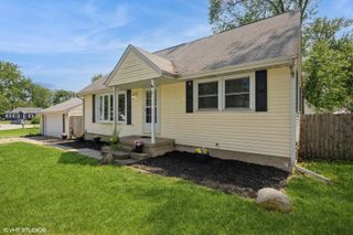 2 Meadow Lane, Merrillville, IN 46410
