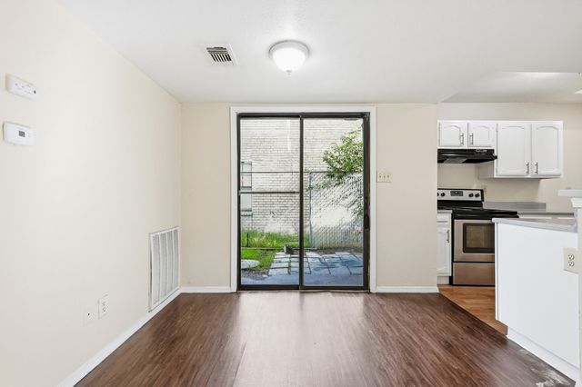3048 Navarro Lane, Grand Prairie, TX 75052