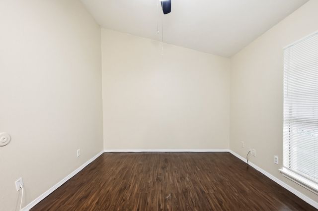 3048 Navarro Lane, Grand Prairie, TX 75052