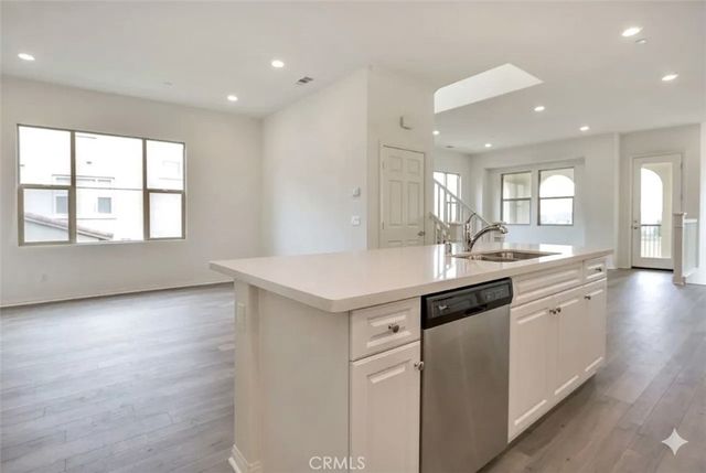 103 Plateau, Irvine, CA 92618