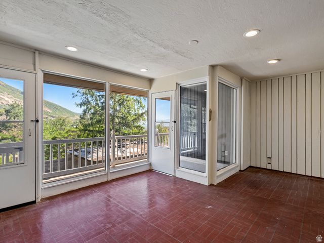 2444 E HIGH MOUNTAIN DR, Sandy, UT 84092