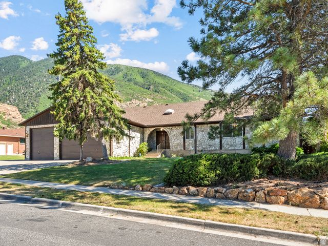 2444 E HIGH MOUNTAIN DR, Sandy, UT 84092