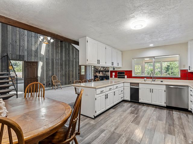 2444 E HIGH MOUNTAIN DR, Sandy, UT 84092
