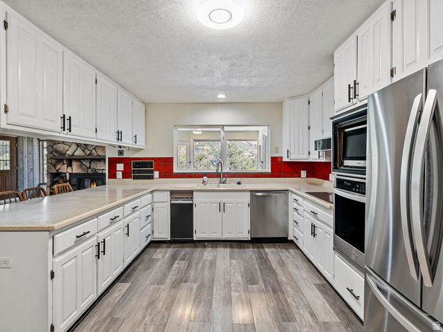 2444 E HIGH MOUNTAIN DR, Sandy, UT 84092