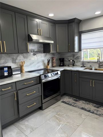 16561 Monroe Lane, Huntington Beach, CA 92647