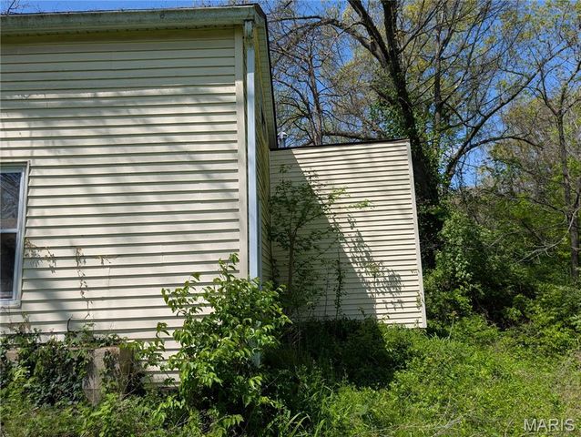 212 Woodcrest Drive, Belleville, IL 62223
