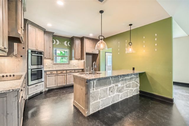 2001 Ryan Court, Weatherford, TX 76085