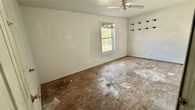 113 Adolphus Avenue, Lake Dallas, TX 75065