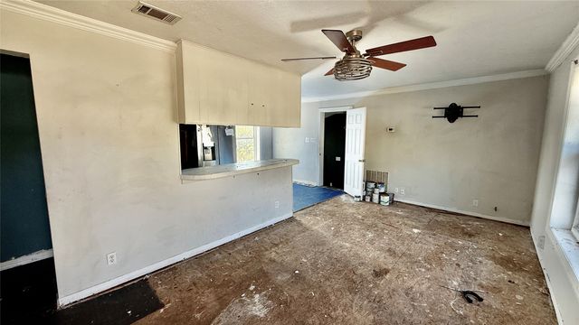 113 Adolphus Avenue, Lake Dallas, TX 75065