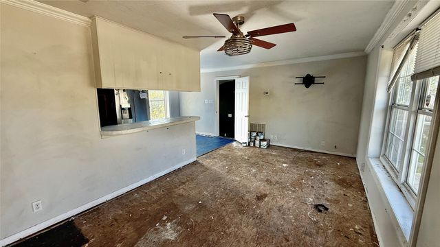 113 Adolphus Avenue, Lake Dallas, TX 75065