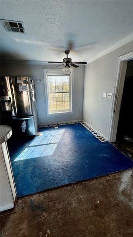 113 Adolphus Avenue, Lake Dallas, TX 75065