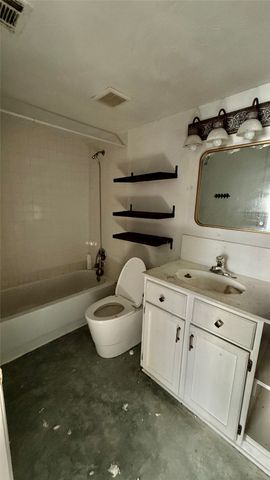 113 Adolphus Avenue, Lake Dallas, TX 75065