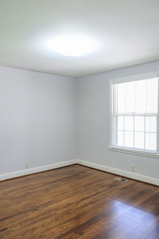 1134 Woodvale Dr, Nashville, TN 37204