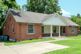 1134 Woodvale Dr, Nashville, TN 37204