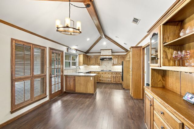 9947 Chimney Hill Lane, Dallas, TX 75243
