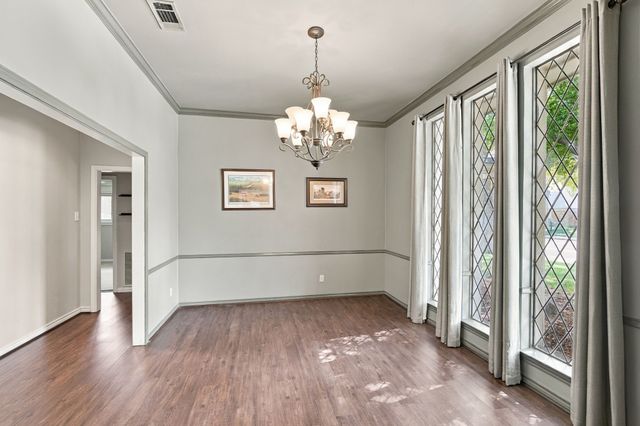 9947 Chimney Hill Lane, Dallas, TX 75243