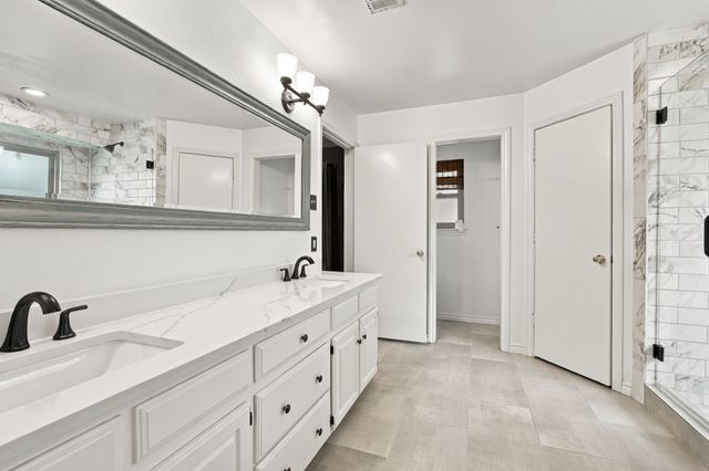 9947 Chimney Hill Lane, Dallas, TX 75243