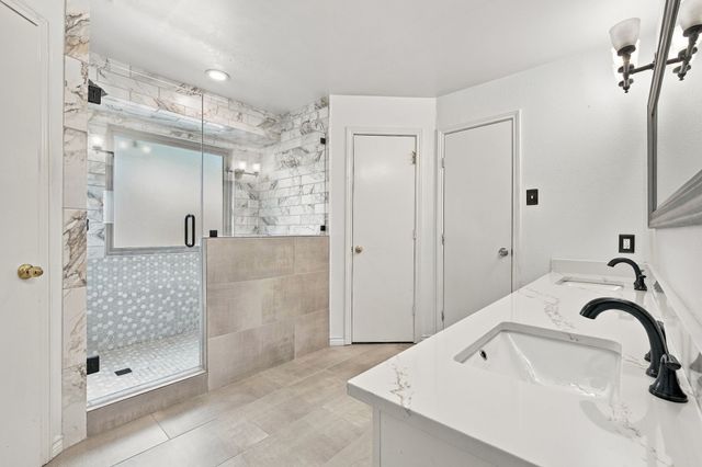 9947 Chimney Hill Lane, Dallas, TX 75243