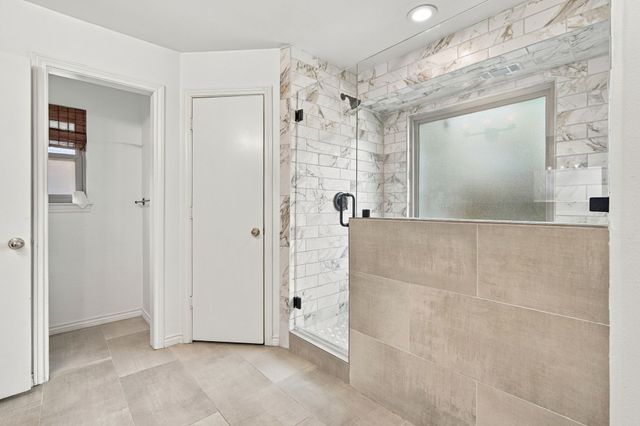 9947 Chimney Hill Lane, Dallas, TX 75243