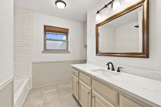 9947 Chimney Hill Lane, Dallas, TX 75243