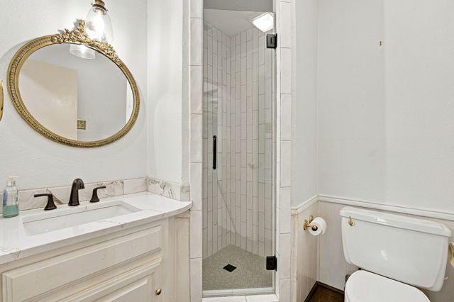 9947 Chimney Hill Lane, Dallas, TX 75243