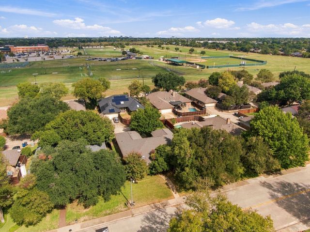 9947 Chimney Hill Lane, Dallas, TX 75243