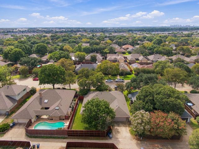 9947 Chimney Hill Lane, Dallas, TX 75243