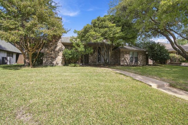 9947 Chimney Hill Lane, Dallas, TX 75243