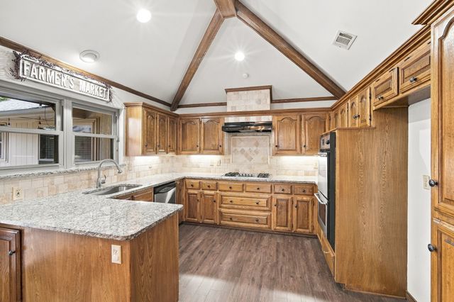 9947 Chimney Hill Lane, Dallas, TX 75243